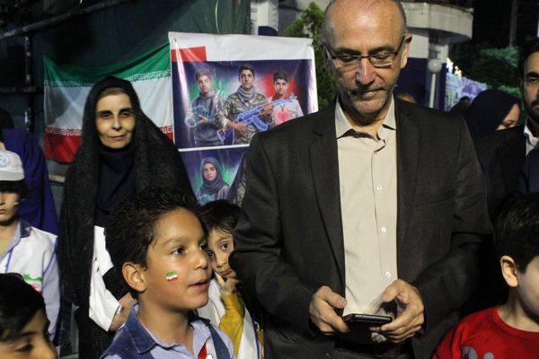 بازدید قائم‌مقام سازمان دانش‌آموزی از غرفه نوجوان مبارز و شهدای دانش‌آموز ورامین