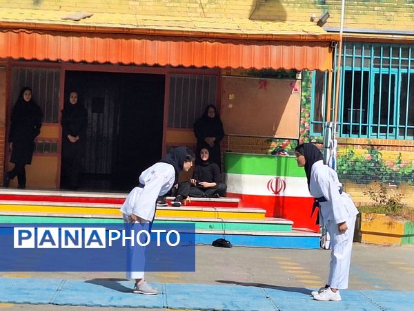 المپیاد ورزشی درون مدرسه ای در دبیرستان شهید قویدل