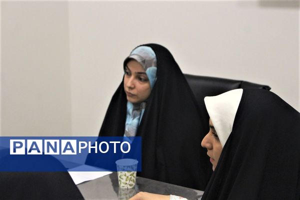 محفل شعر بانوان «رحیل» ویژه کودکان شهید 