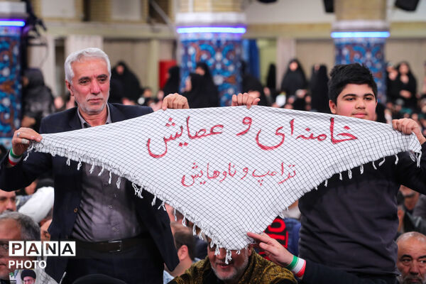 لحظه‌های ماندگار دیدار دانش‌آموزان با رهبر شهید انقلاب