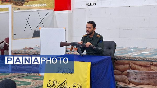 برگزاری کلاس سلاح شناسی ویژه دختران در شهرستان لنده