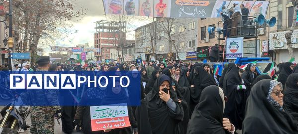 راهپیمایی 22 بهمن در مه ولات 
