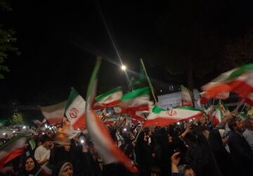 می آییم تا آینده را بسازیم