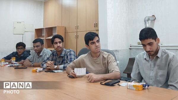 طنین روایت‌ های حماسی دفاع مقدس در کارگاه ترویج فرهنگ ایثار و شهادت دانش‌ آموزی