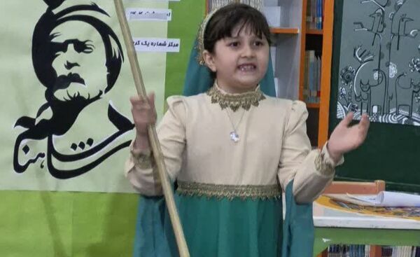 دورهمی‌ شاهنامه خوانان کوچک و بزرگ در کانون فرهنگی هنری شماره یک کرج 