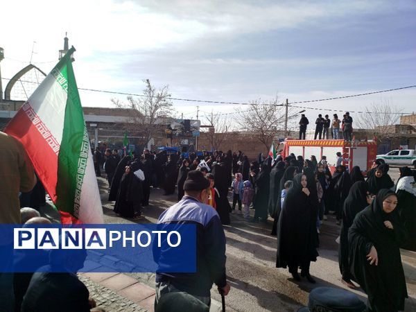 حضور پرشور مردم در راهپیمایی ۲۲ بهمن شهرستان کندر
