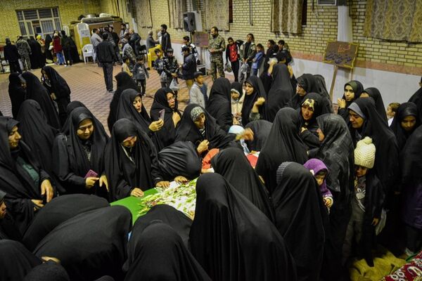 مراسم اکران فیلم سینمایی مجنون در دبیرستان کوثر شهر رباط‌سنگ