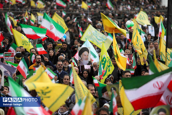 سخنرانی رئیس جمهور در جمع راهپیمایان ۲۲ بهمن