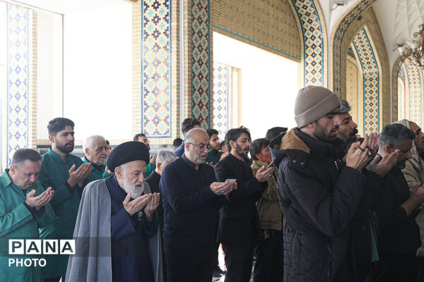 اقامه نماز عید فطر در حرم مطهر رضوی-۲
