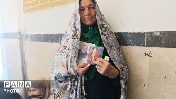 از پیر تا کودک در نماز جمعه نیشابور حضور دارند-۲