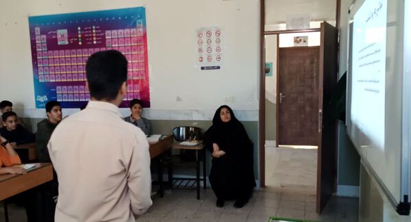 بازدید رئیس کارگروه آموزش متوسطه اداره آموزش و پرورش کاشمر‌ از دبیرستان میثاق