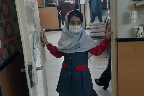 مانور سراسری زلزله و ایمنی با شعار "مدرسه ایمن، جامعه تاب‌آور" در مدرسه سارا شهرستان ملارد