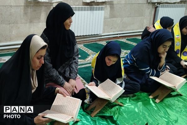 محفل انس با قرآن کریم در آموزشگاه شهید مجید دهنوی نیشابور