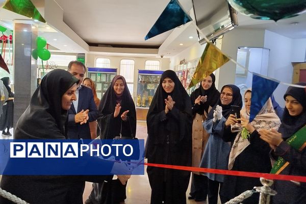 برگزاری «جشن جوانه ها» در دبیرستان راضیه شکرابی ناحیه دو شهرری 