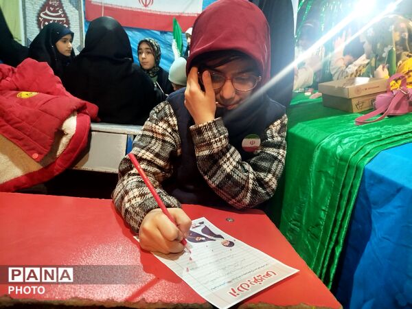 جشن میلاد امام رضا (ع) در پنجاه و نهمین شب از تجمعات مردم رجایی شهر کرج