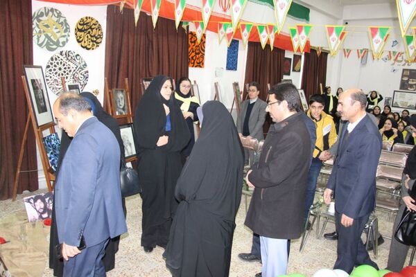افتتاح نمایشگاه شکوفایی هنر و مهارت زنان و دختران هنرستان استاد شهریار 