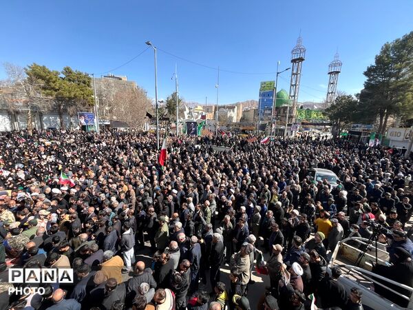 حضور موج چشم گیر مردمی در تشییع پیکر شهید بیت رهبری