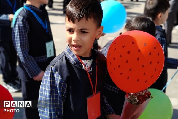 زنگِ مهر در بهارستان دو؛ از فرشته‌ها تا شکوفه‌ها