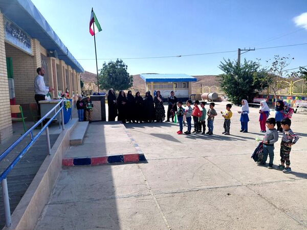 جشن شکوفه ها در مدارس خراسان شمالی