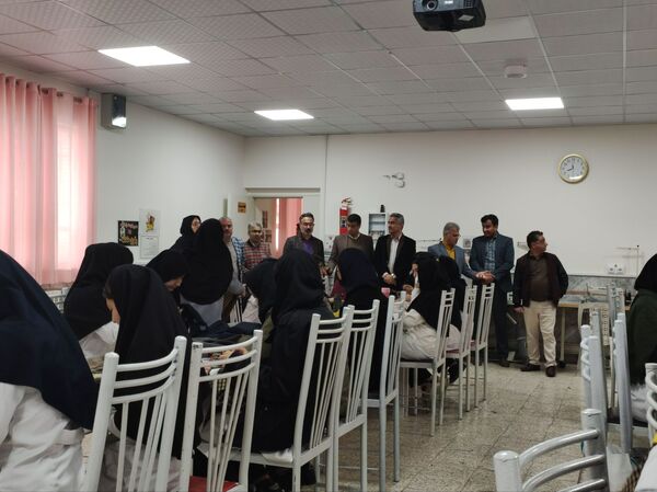 بازدید کارشناسان فحک از هنرستان فلسطین