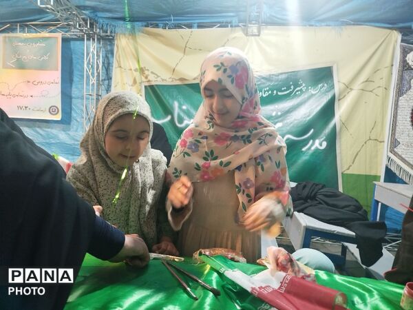 جشن میلاد امام رضا (ع) در پنجاه و نهمین شب از تجمعات مردم رجایی شهر کرج