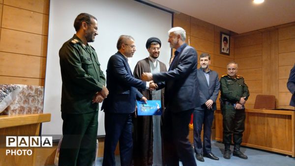 مراسم تودیع و معارفه فرماندار شهرستان تویسرکان، گامی نو در خدمت‌رسانی به مردم
