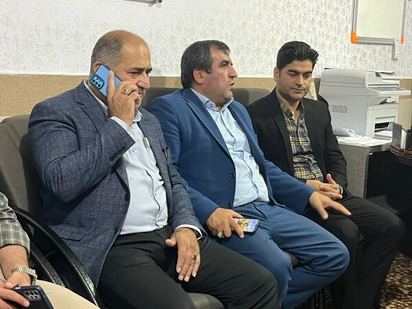 نواختن زنگ شکوفه‌ها در دبستان شاهد پسران شهرستان محمودآباد