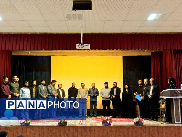 تجلیل از برگزیدگان مسابقات فرهنگی هنری جشنواره امید فردا در نیشابور