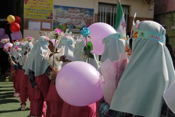 جشن شکوفه‌ها در مدارس بهارستان‌دو؛ آغاز سفری تازه برای کلاس اولی‌ها
