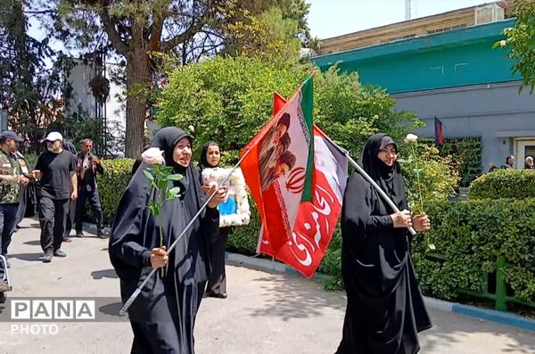 روایتی از مهر و ایثار با استقبال از خانواده شهدای میناب
