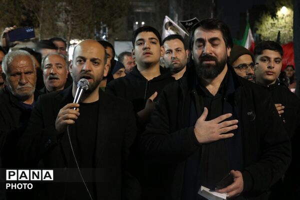 خرمدشت کرج یک‌صدا در عزای رهبر شهید امت انقلاب