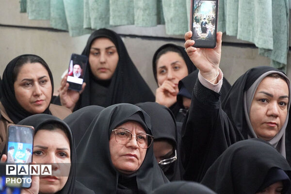 بیعت فرهنگیان شهرستان بجنورد با سومین رهبر انقلاب 