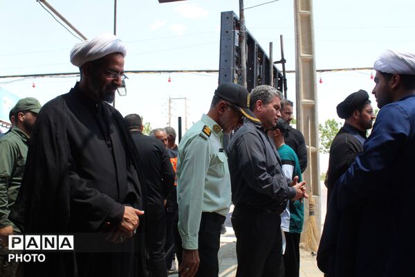 موکب های شهرستان فاروج در حال خدمت رسانی به زائران به رهبر انقلاب 