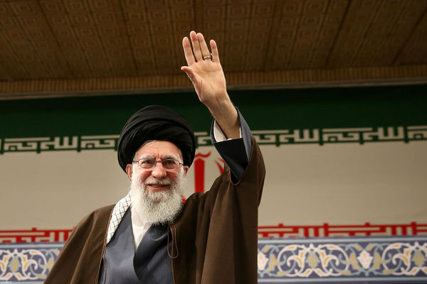 دیدار جمعی از رأی اولی‌ها و خانواده‌های شهدا با رهبر انقلاب اسلامی