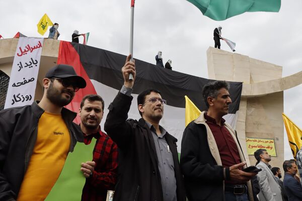 غرش خشم انقلابی دانشجویان دانشگاه آزاد مشهد علیه صهیونیسم و فریاد همبستگی با غزه
