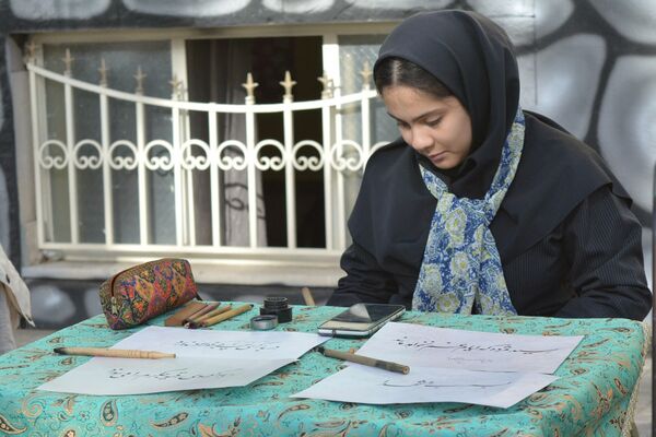 طنین زنگ انقلاب در بهارستان‌دو 