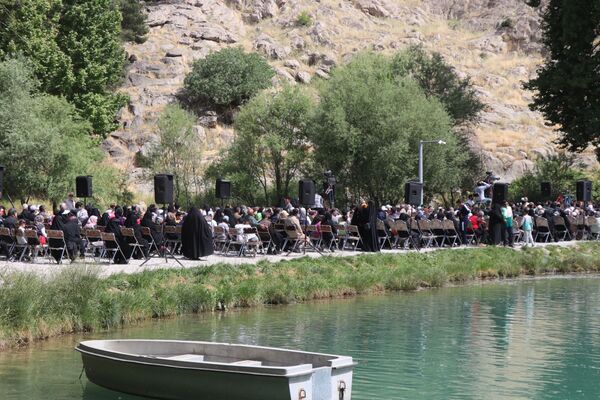 پیاده روی بزرگ خانوادگی در کرمانشاه 
