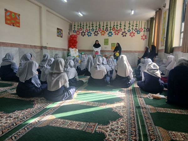 انتخابات سفیران سلامت در دبستان میثاق ناحیه سه