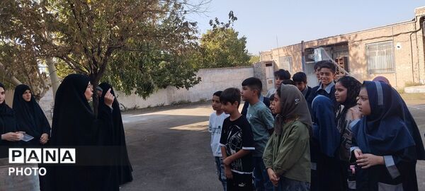 فعالیت گروه جهادی معلمان ناحیه چهار قم در روستاهای نیزار