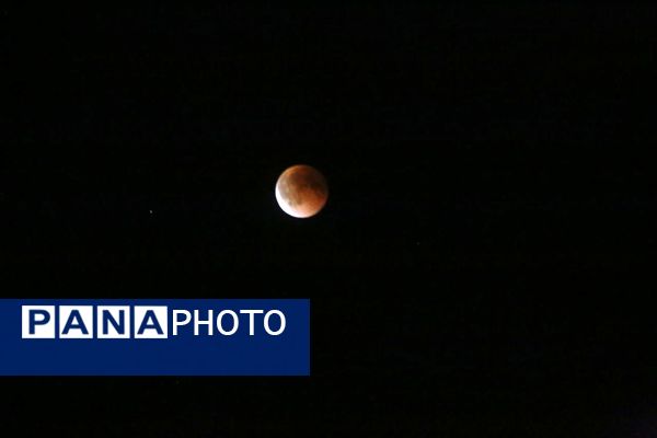 خسوف کامل ماه در تبریز