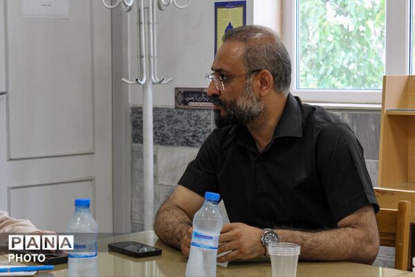 بازدید مشاور عالی وزیر فرهنگ و ارشاد اسلامی از مسجد آقا میرزا احمد زنجان