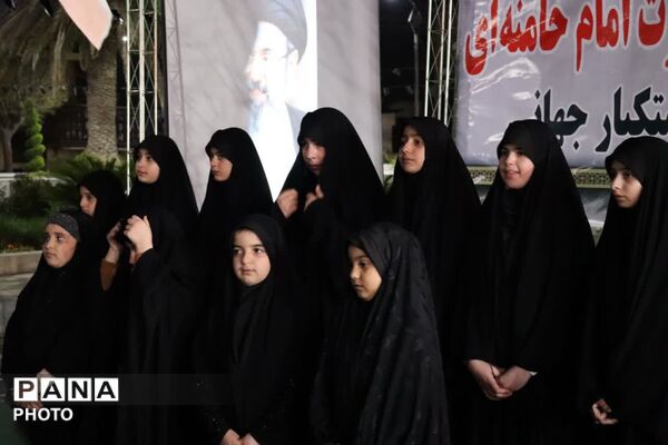 تجمع مردم انقلابی بندرترکمن در میدان مختومقلی