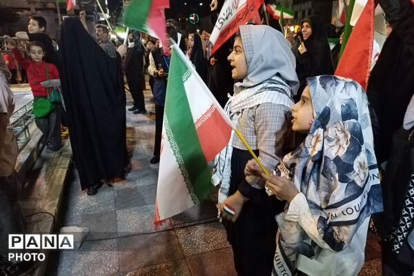 بیداری در دل شب؛ همصدایی برای وطن