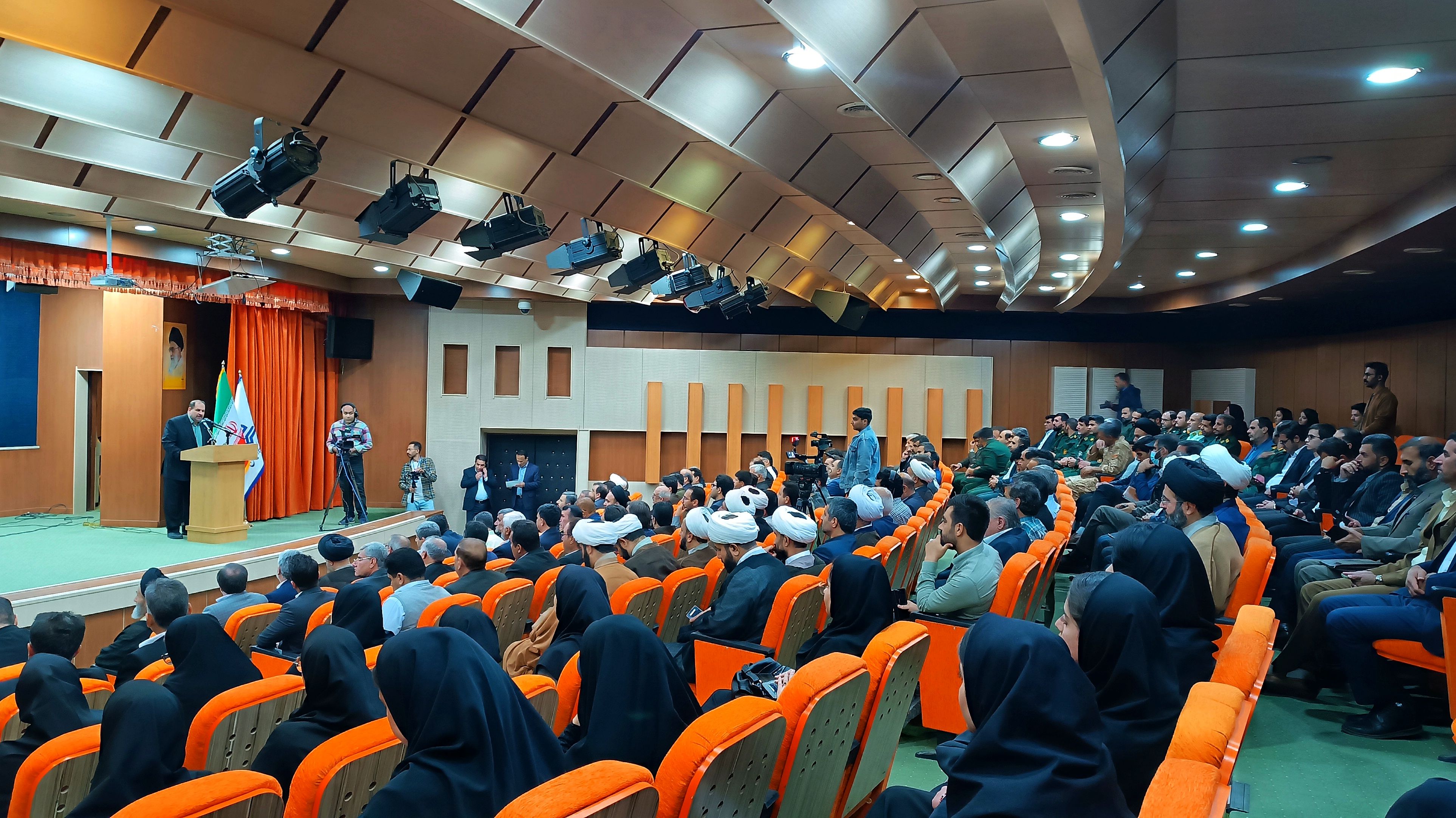 علم و ایمان؛ رمز پیروزی ملت ایران در دفاع مقدس بود