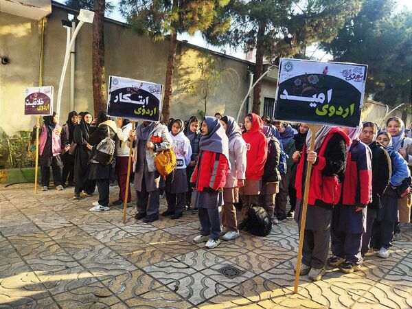 اردوی تمشک فرصتی برای رشد و شکوفایی استعدادهای دانش آموزان