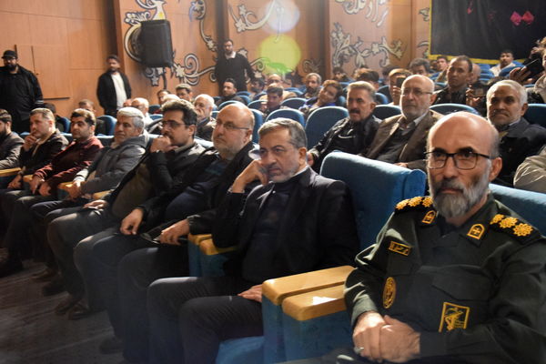 همایش دهه بصیرت و گرامیداشت سردار دلها در سالن نژاد فلاح کرج