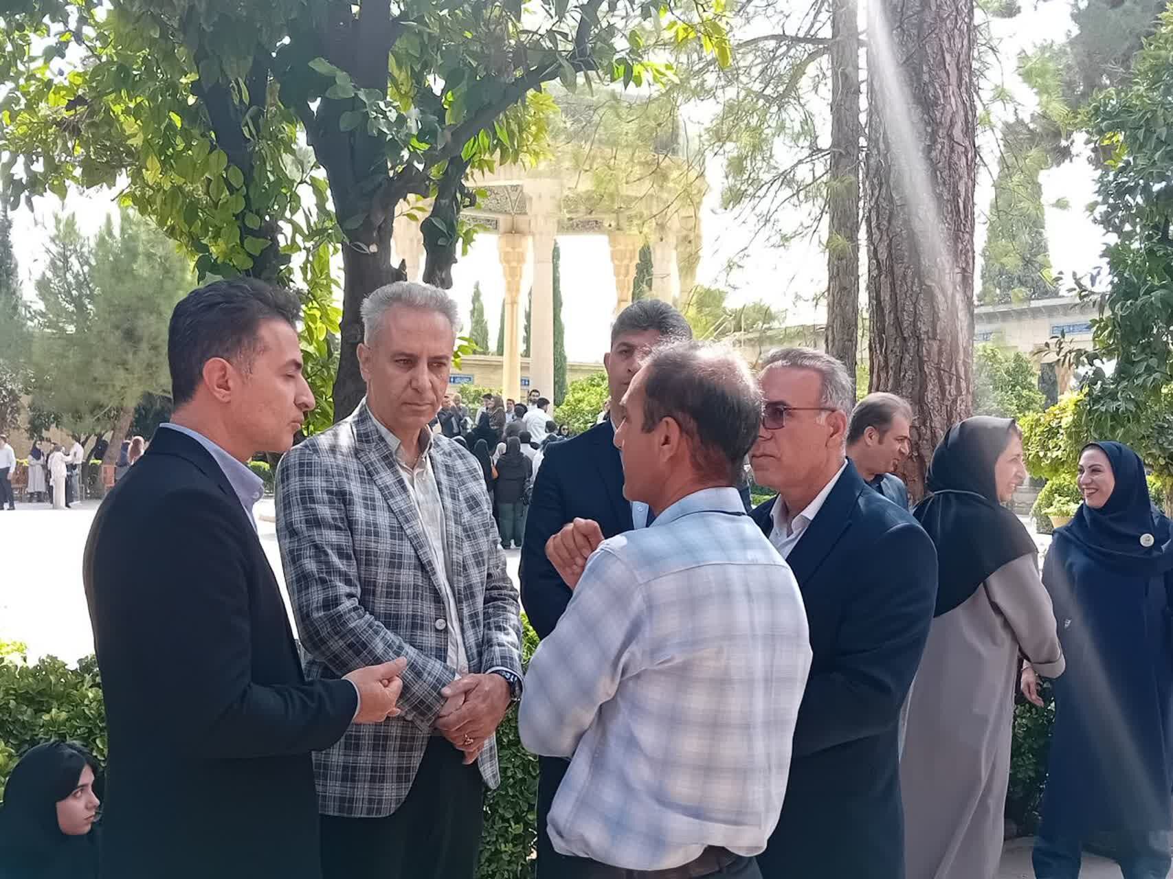 رویش شکوفه‌های هنر در جوار آرامگاه حافظ شیرازی