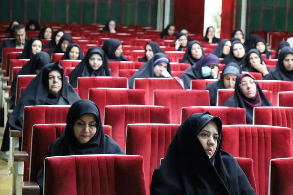 دیدار مدیرکل مدارس غیر دولتی وزارت آموزش و پرورش با مسئولان مدارس غیر دولتی استان یزد