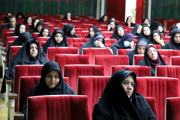 دیدار مدیرکل مدارس غیر دولتی وزارت آموزش و پرورش با مسئولان مدارس غیر دولتی استان یزد