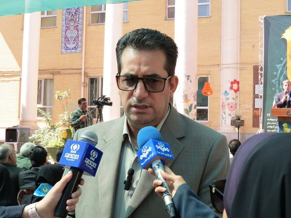 نواختن زنگ سپاس معلم در هنرستان محمودیه بجنورد